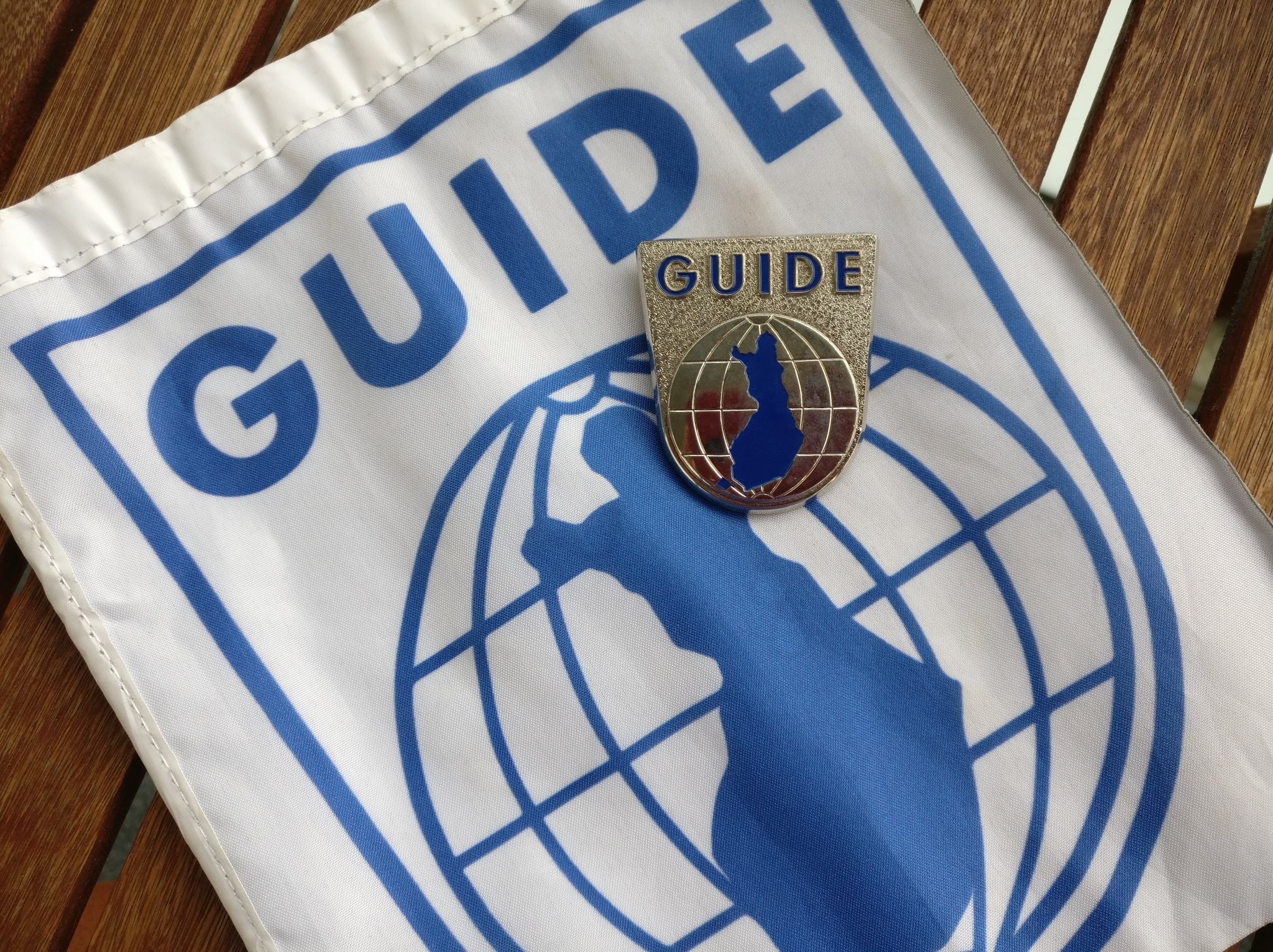 Opasmerkki ja -lippu